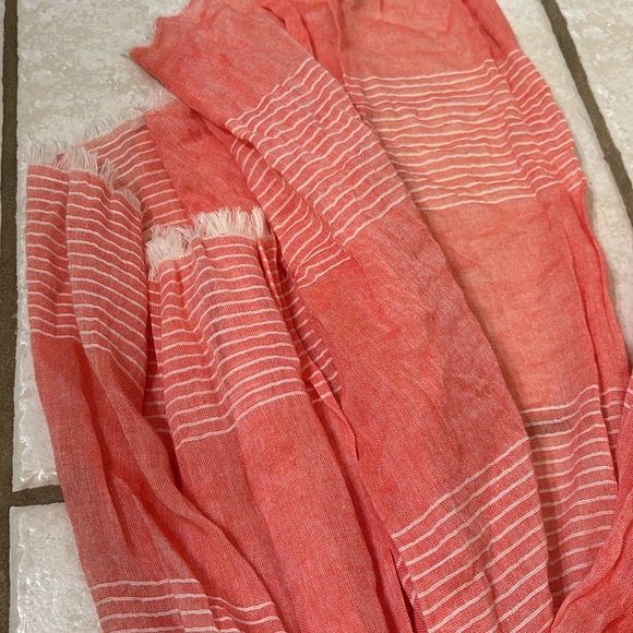 GAP pink and white striped scarf - Picture 2 of 4